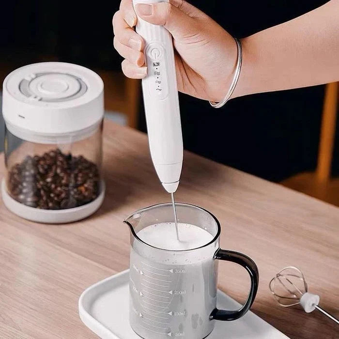 Batidor Eléctrico Portátil Recargable para Café y Bebidas - imagen 3